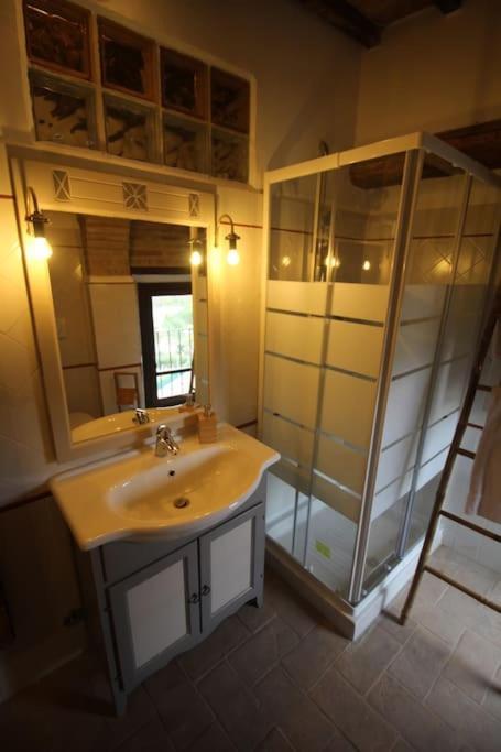 Casa Vacanze Castiglione - 4 Posti Letto Castiglione della Valle エクステリア 写真